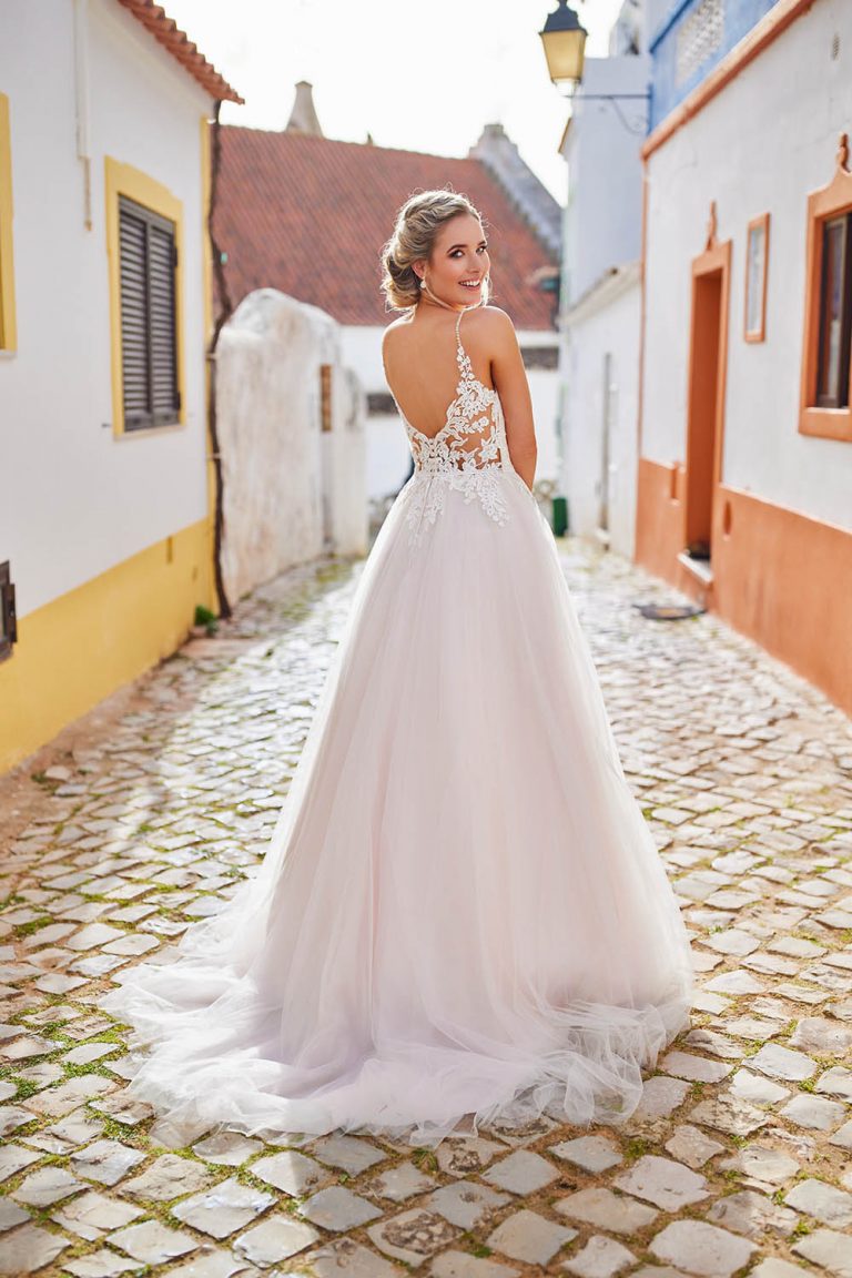 Lace Applique Wedding Dress Backless A Line Tulle Bridal Gown V Neck Bride Dress Ms2603191