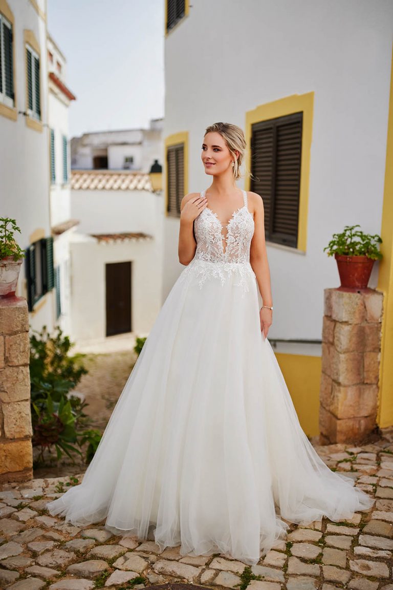 Robes de mariée à manches longues pour mariée Robes de mariée à col en V Robes de mariée en dentelle et tulle pour femmes avec traîne