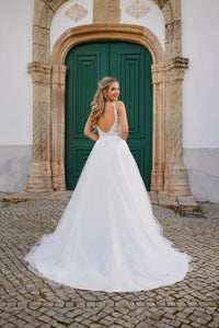 Robes de mariée à manches longues pour mariée Robes de mariée à col en V Robes de mariée en dentelle et tulle pour femmes avec traîne