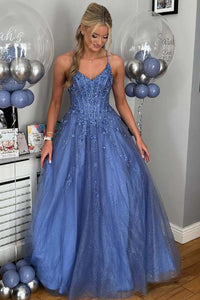 Robe de soirée longue en tulle à bretelles spaghetti et décolleté plongeant pour femme