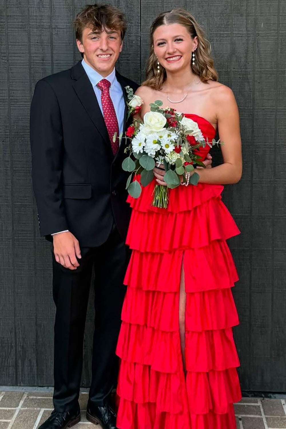 Robe de soirée longue en tulle à bretelles spaghetti et décolleté plongeant pour femme