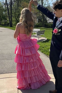 Robe de soirée longue en tulle à bretelles spaghetti et décolleté plongeant pour femme
