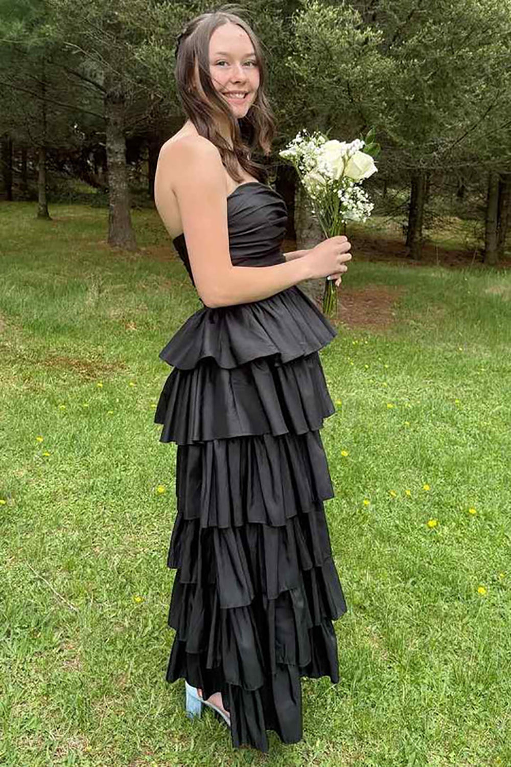 Robe de soirée longue en tulle à bretelles spaghetti et décolleté plongeant pour femme