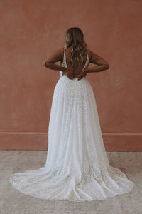3D Lace Appliqué Bridal Dress Deep V Neck sexy A-Line Wedding Gown Beach Bride Dress Ms205106