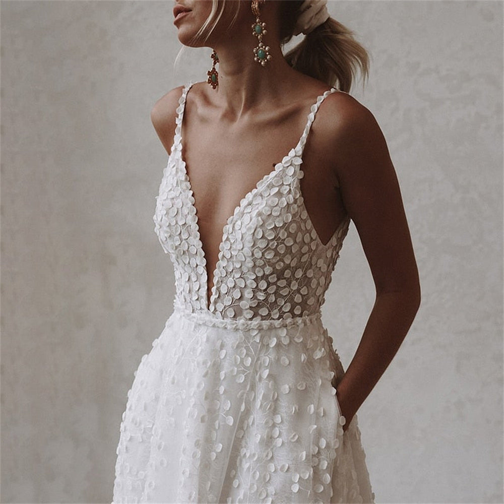 3D Lace Appliqué Bridal Dress Deep V Neck sexy A-Line Wedding Gown Beach Bride Dress Ms205106
