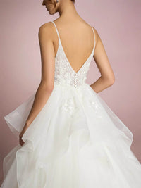 Luxury V Neck Layered Tulle Wedding Dress Princess Bridal Dress With Appliques Ms2509259