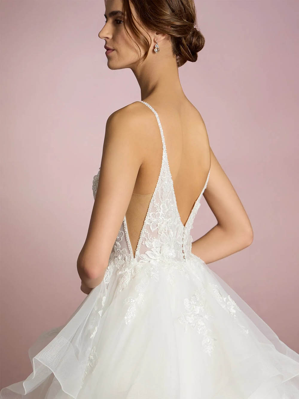 Luxury V Neck Layered Tulle Wedding Dress Princess Bridal Dress With Appliques Ms2509259