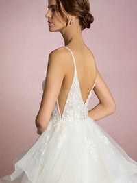 Luxury V Neck Layered Tulle Wedding Dress Princess Bridal Dress With Appliques Ms2509259