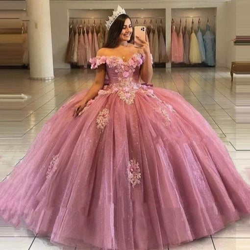 Abiti Quinceanera Rosa con Fiori 3D, Gonna a Palloncino Voluminosa, Pizzo Perline, Abiti da Principessa per il Ballo di Fine Anno per i 15 Anni
