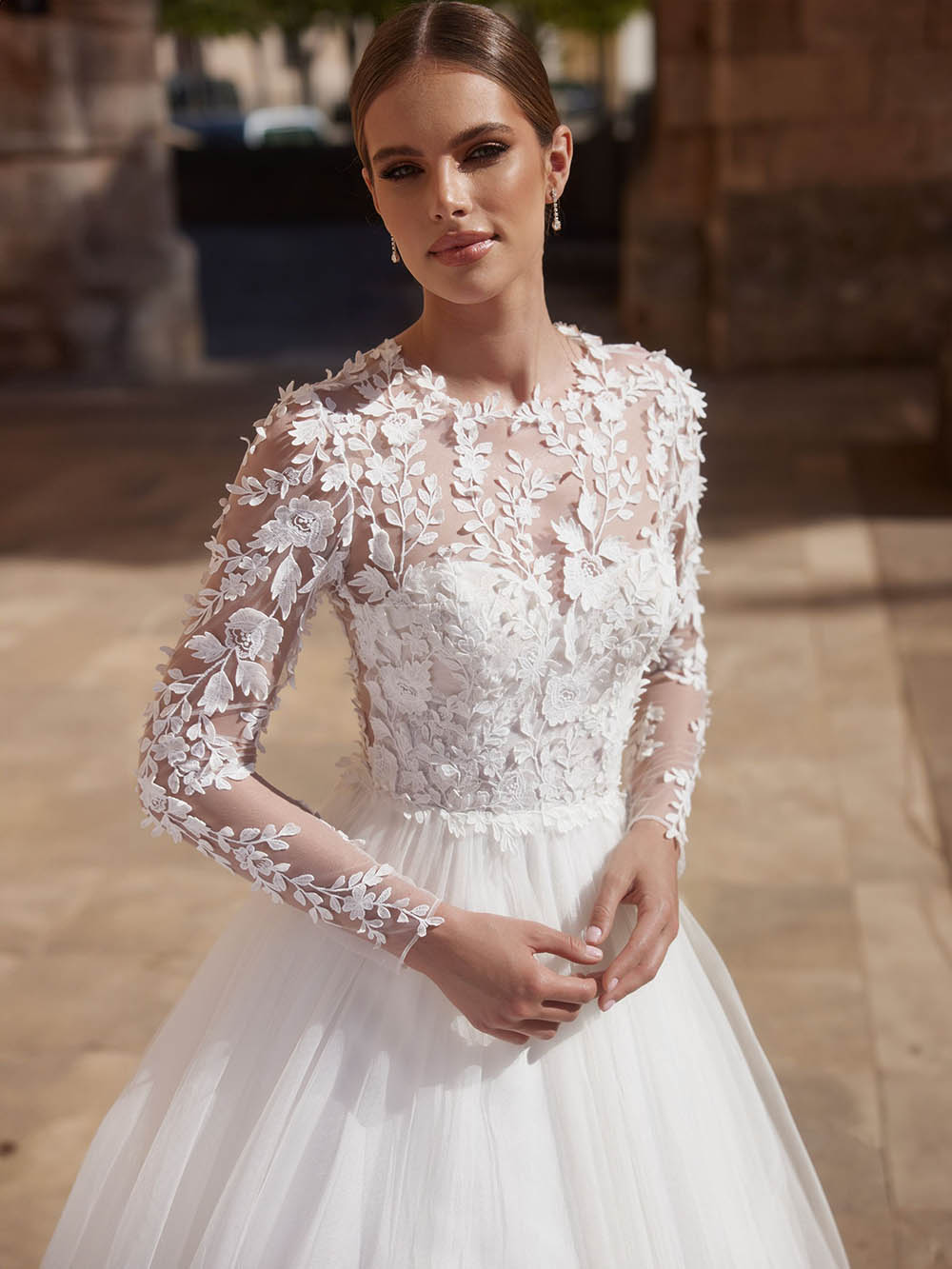 Elegant Floral Lace Long Sleeve A-Line Wedding Dress with Open Back Ms2602022