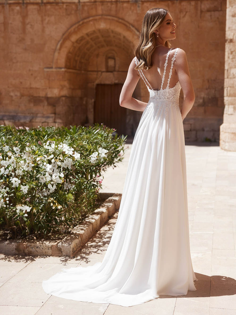 Lace Appliques A-Line Wedding Dress Deep V-Neck High Slit Bridal Gown Ms2602021