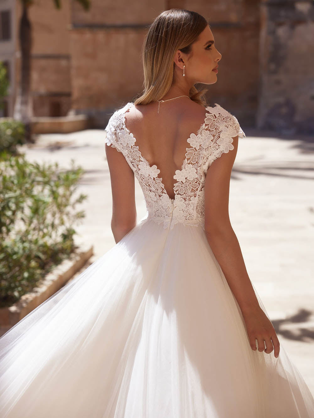 Langärmelige Brautkleider für die Braut, Brautkleider mit V-Ausschnitt, Spitzentüll, Brautkleider für Frauen mit Schleppe