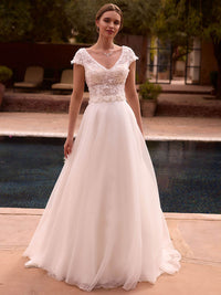 Vestido de novia con apliques de encaje romántico, escote off shoulder, tul en línea A, vestidos de novia Ms2503262