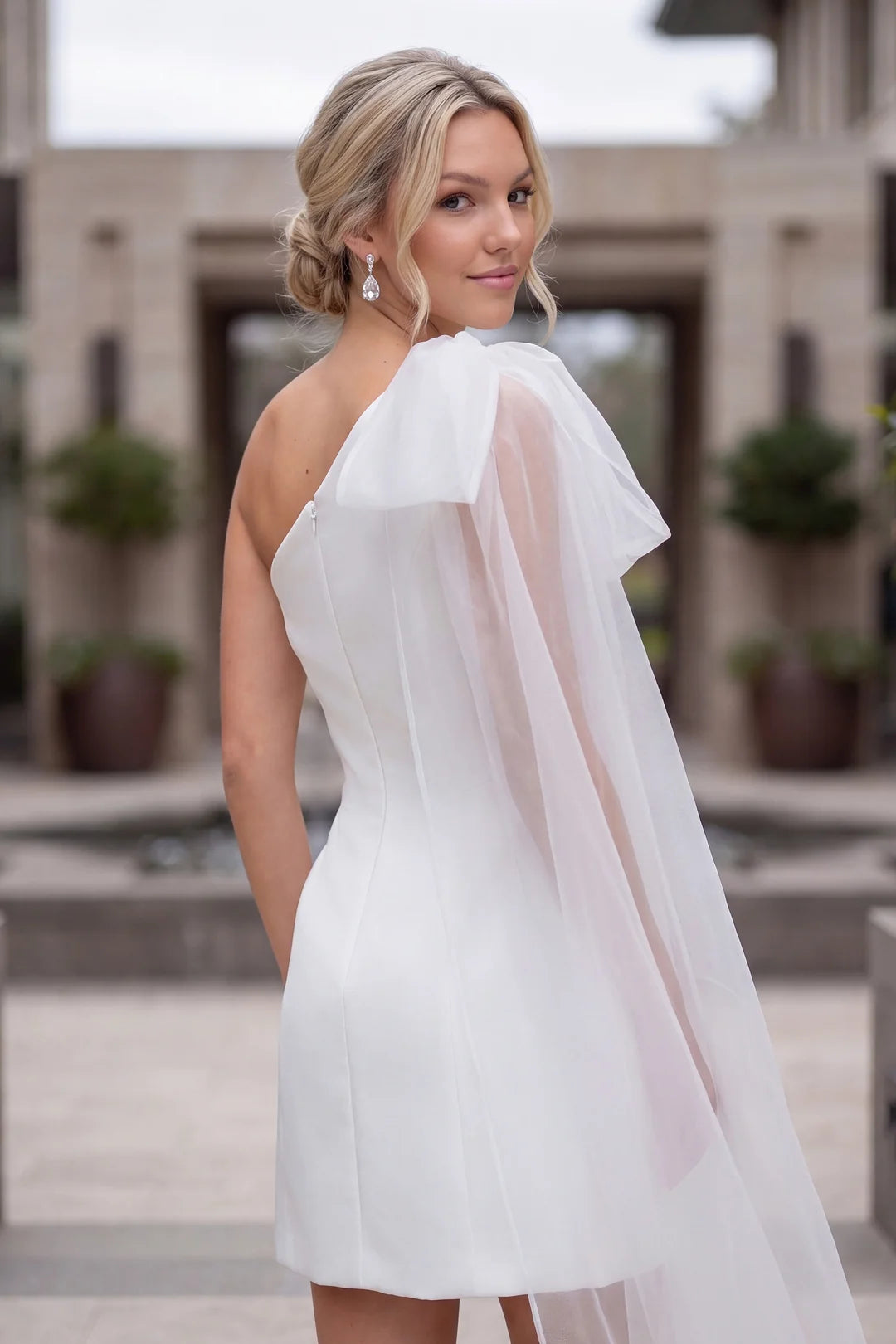 White One Shoulder Short Homecoming Dress Pearl Beading Prom Dress Ms2610296