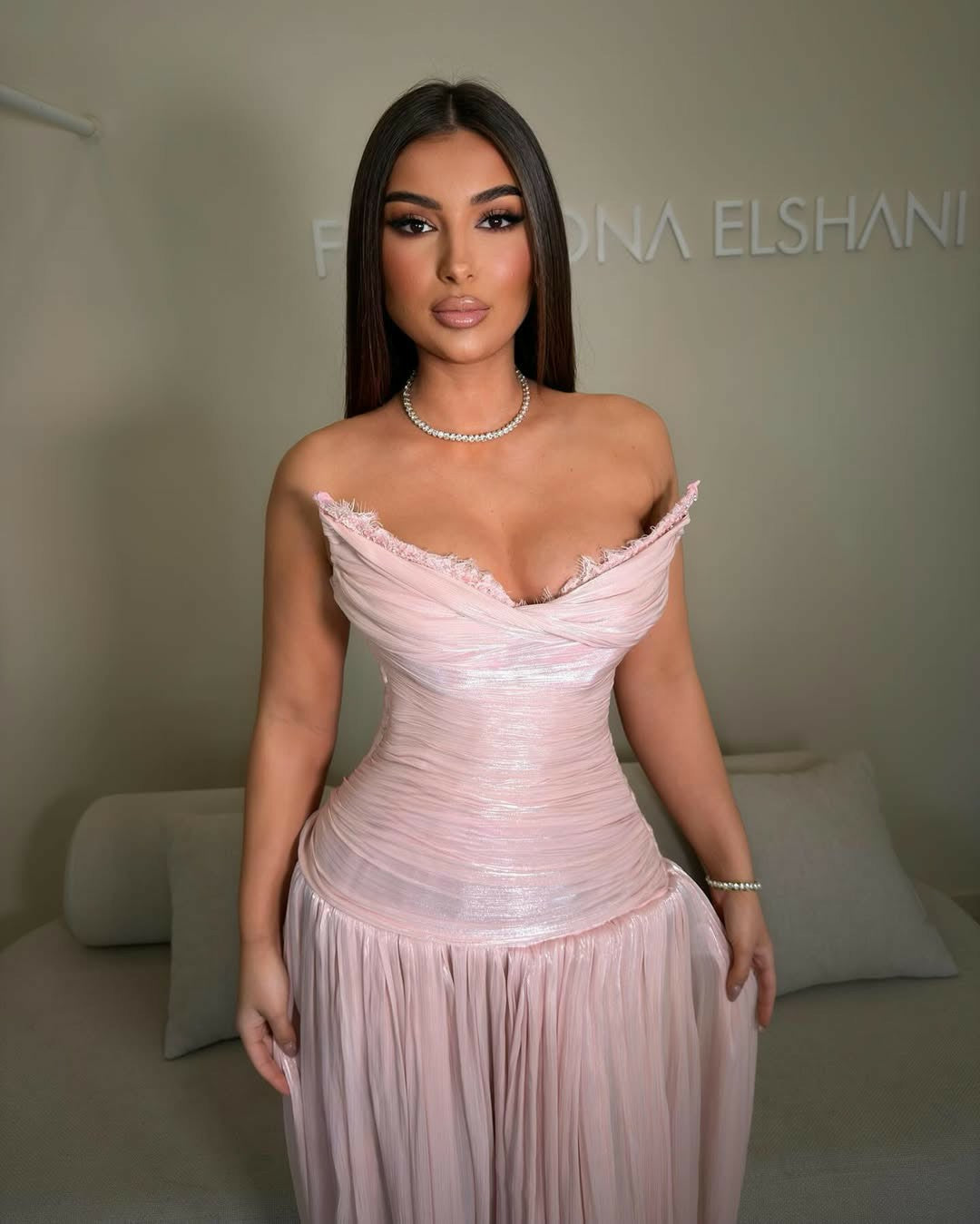 Pink Strapless Prom Dress Lace Applique Formal Evening Gown Pleated Gala Dress Ms2605303
