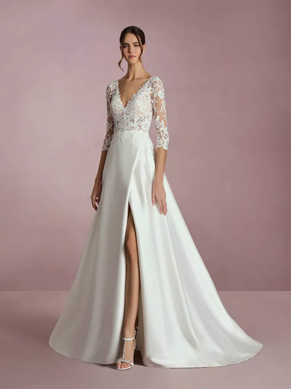 Plus Size Wedding Dresses V Neck Lace Appliques Satin A Line Bridal Dress Ms2509258