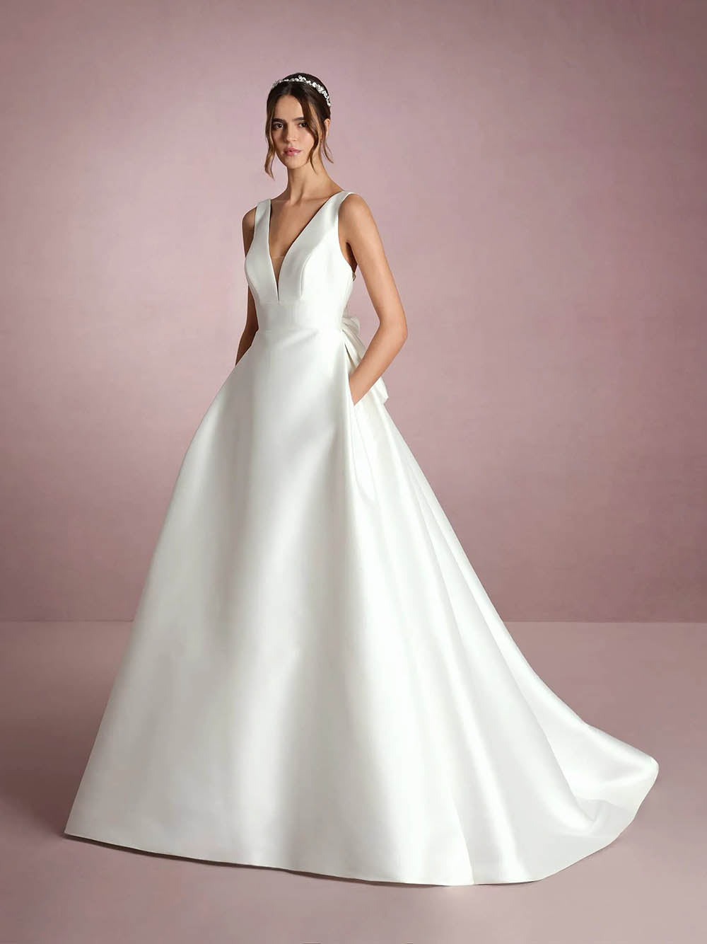 Satin A-Line Wedding Dresses Deep V Neck Brides Dress with Bow Ms250925