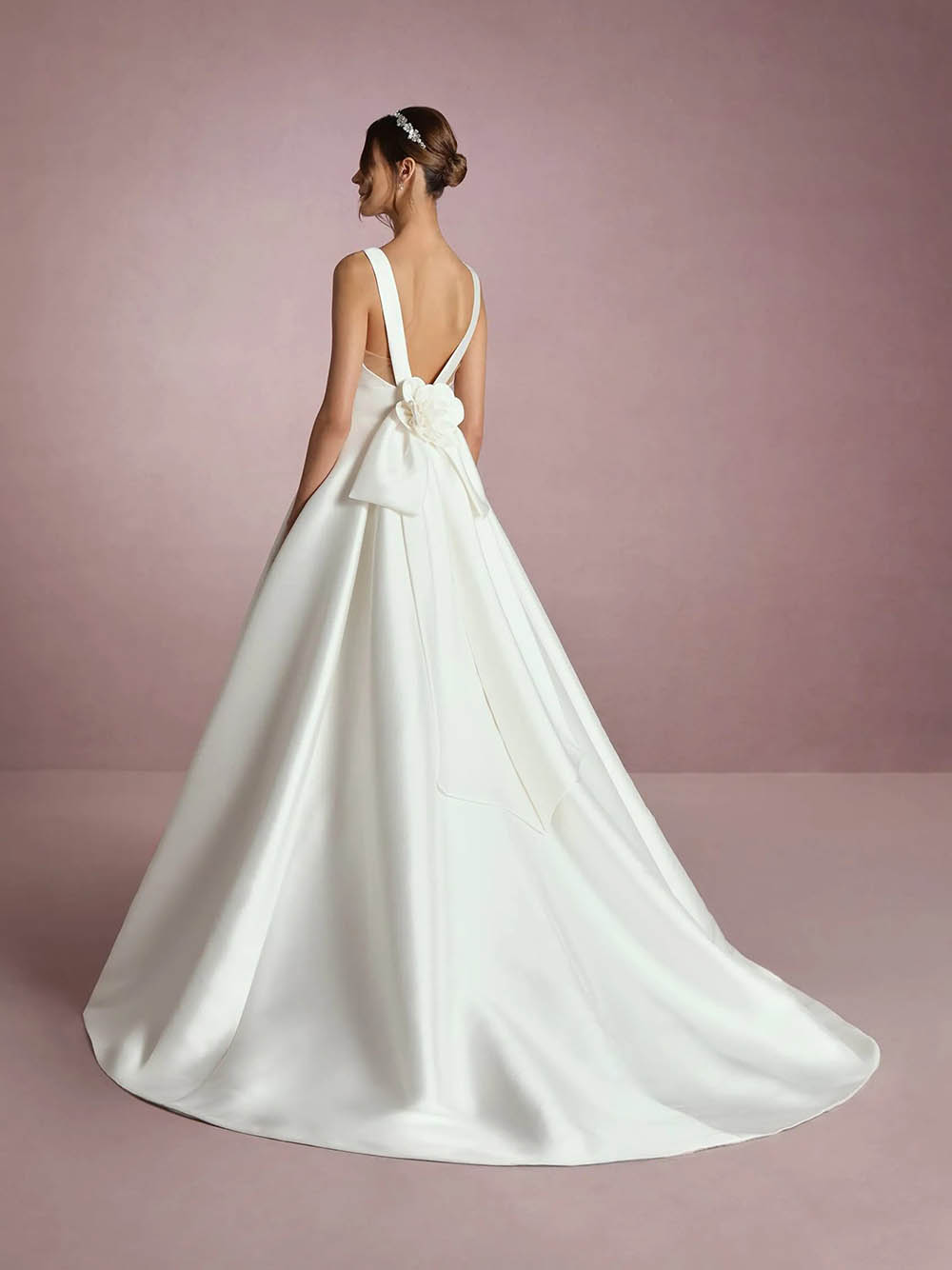 Satin A-Line Wedding Dresses Deep V Neck Brides Dress with Bow Ms250925