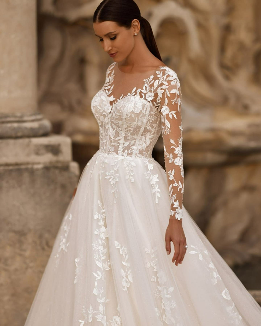 Elegant Long Sleeve Lace Wedding Dress Brides Appliqués Illusion Tulle A-Line Bridal Gown Ms2505203