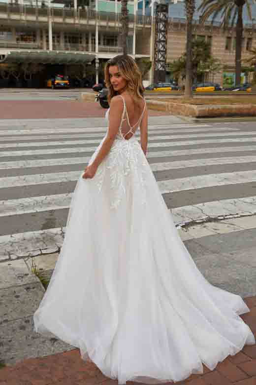 Boho V Neck Lace Appliqué Wedding Dress Backless Tulle Bridal Dress Ms2603016