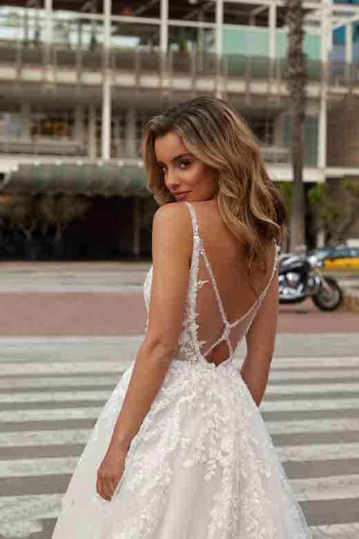 Boho V Neck Lace Appliqué Wedding Dress Backless Tulle Bridal Dress Ms2603016