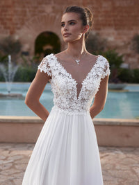 Vestido de novia con apliques de encaje romántico, escote off shoulder, tul en línea A, vestidos de novia Ms2503262