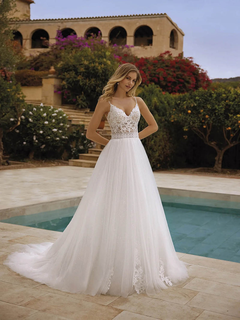 Lace Appliques Spaghetti Strap A Line Wedding Dress Romantic Bridal Gown Ms2601194